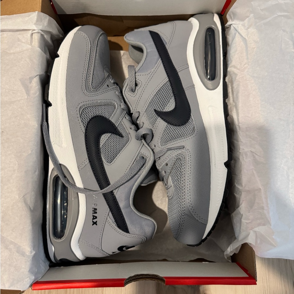Nike Men's Air Max Command Size 11